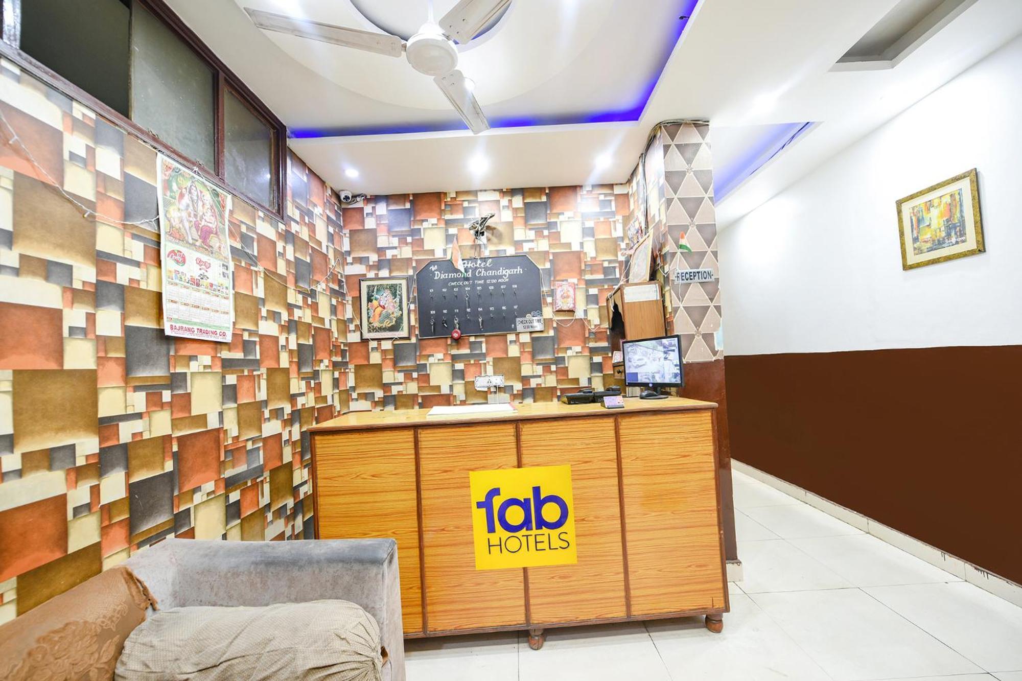 Fabexpress Diamond Sec 45 Chandīgarh Exterior foto